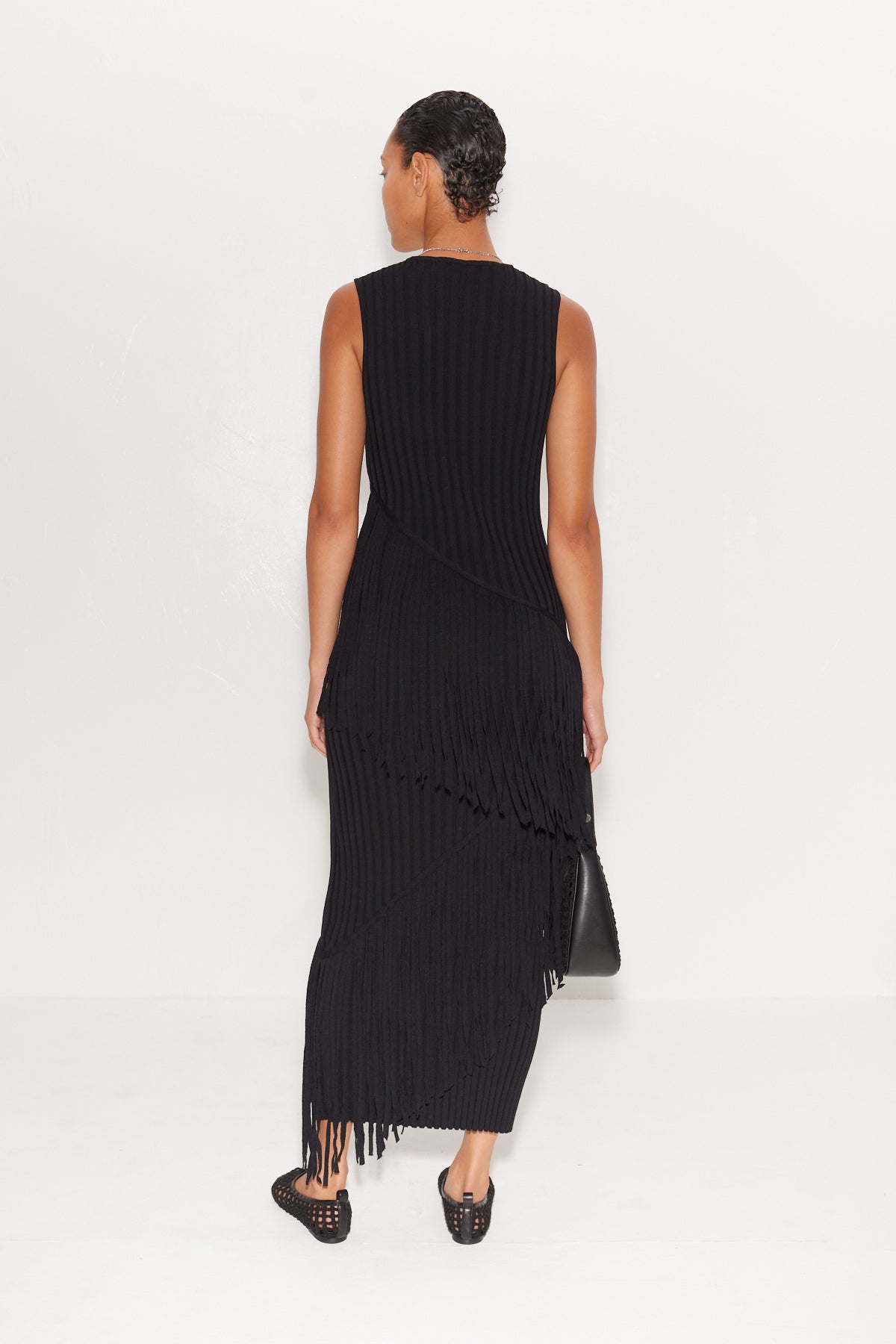 W7071-SPIRAL-DRESS-BLACK-BACK-FULL-BODY-SHOT