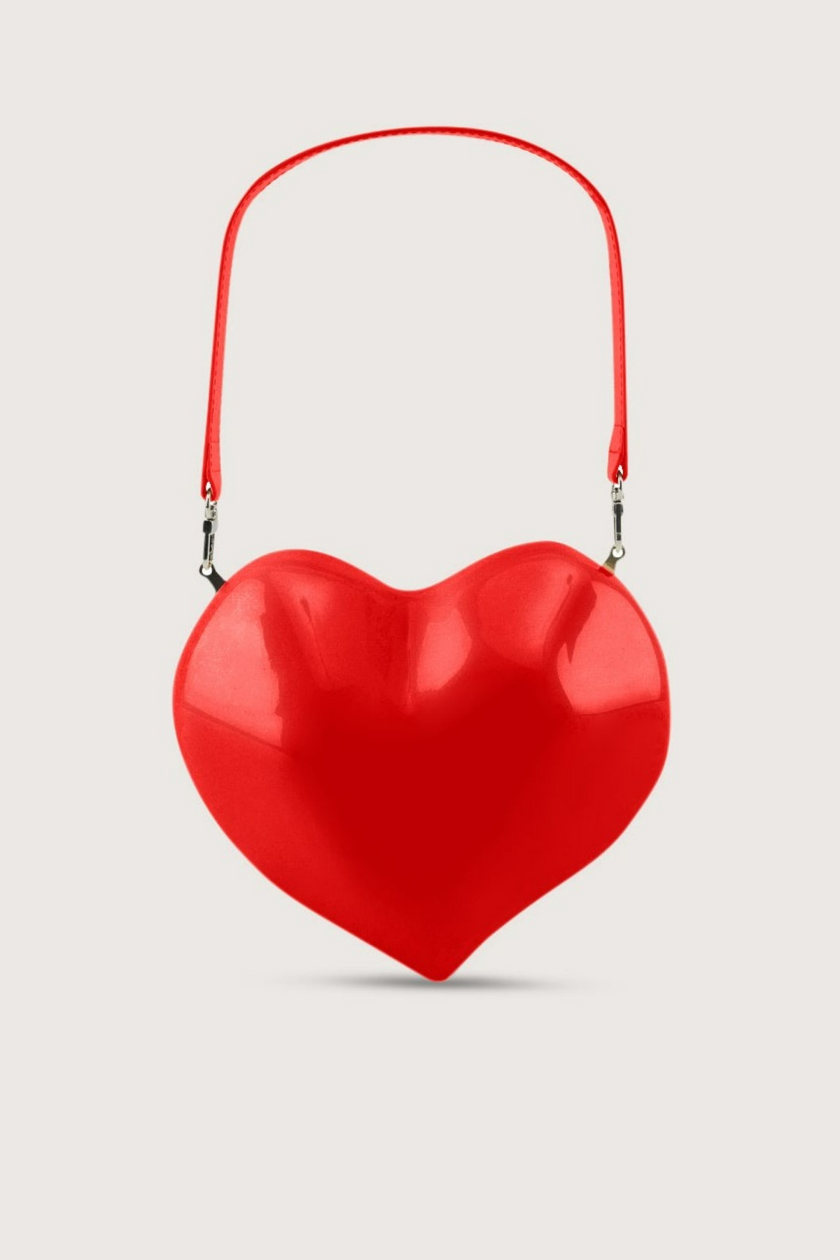 S1005-MOLDED-HEART-BAG-RETRO-RED